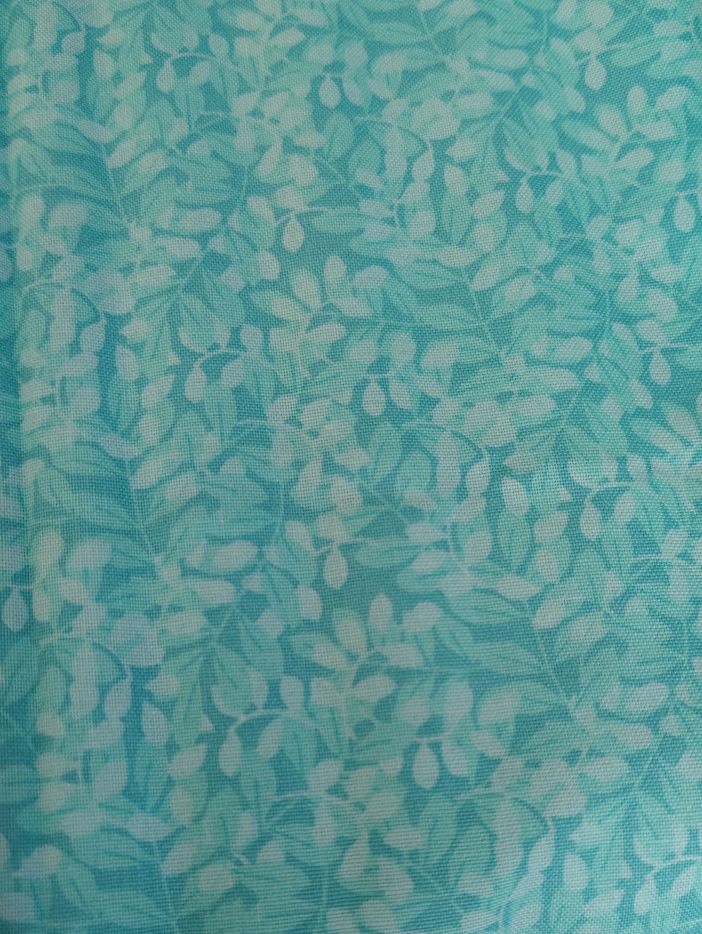 Aqua Leaf Print Cotton Fabric - 5 Piece Fat Quarter Bundle